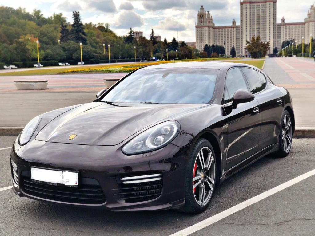 7 Best Porsche Cars in UK 2024